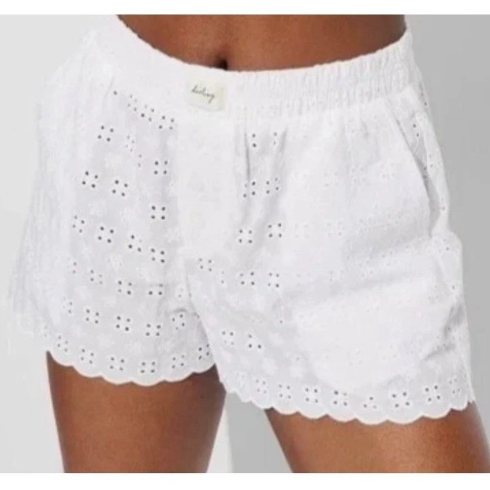 Wild Fable Womens Shorts Medium White Eyelet Cotton Scalloped Hem